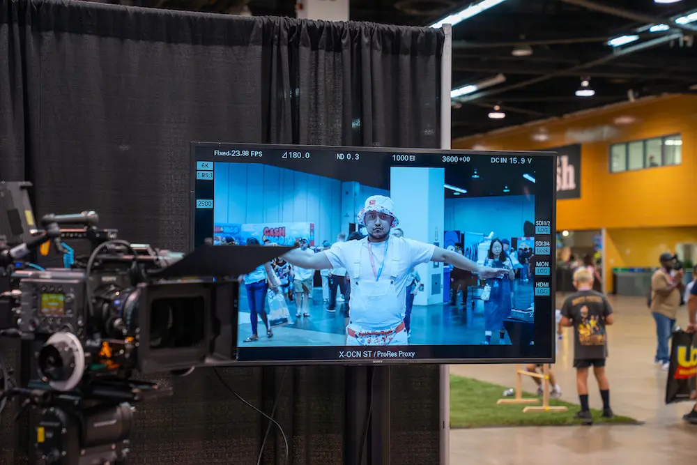 Man on Screen at Vidcon