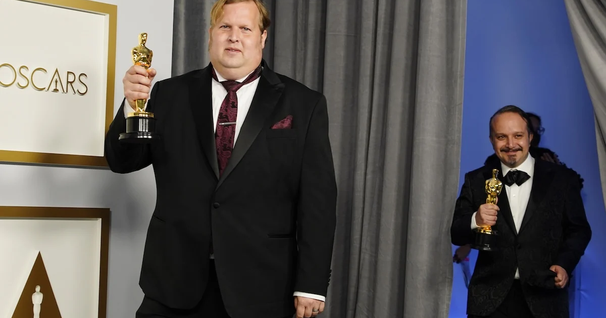 Phillip Bladh winning Oscar